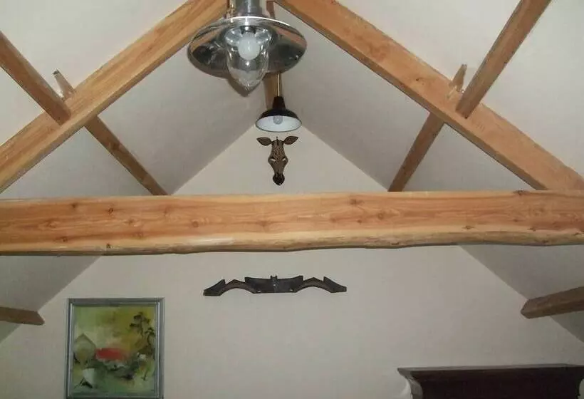 Aamiaismajoitus (B&B) Lower Severalls Farmhouse