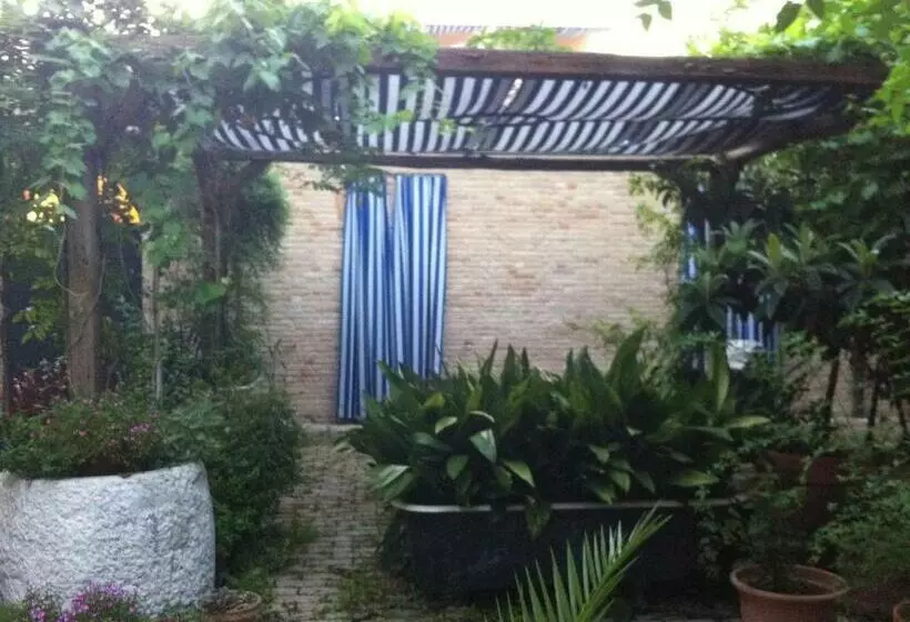 تختخواب و صبحانه Palazzo Romani Adami