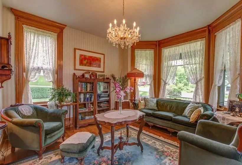 Habberstad House Bed And Breakfast