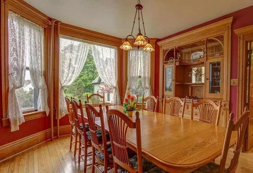 Habberstad House Bed And Breakfast