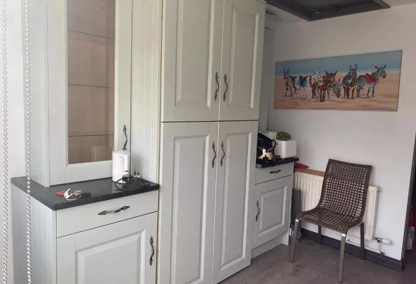 簡易ホテル Old Stagecoach Stables Rooms Only