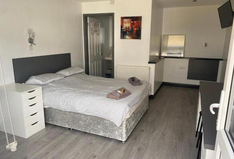 簡易ホテル Old Stagecoach Stables Rooms Only