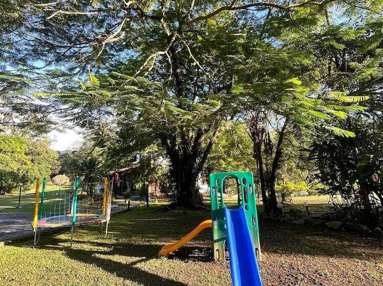 ホテル Aconchegos Ile De France