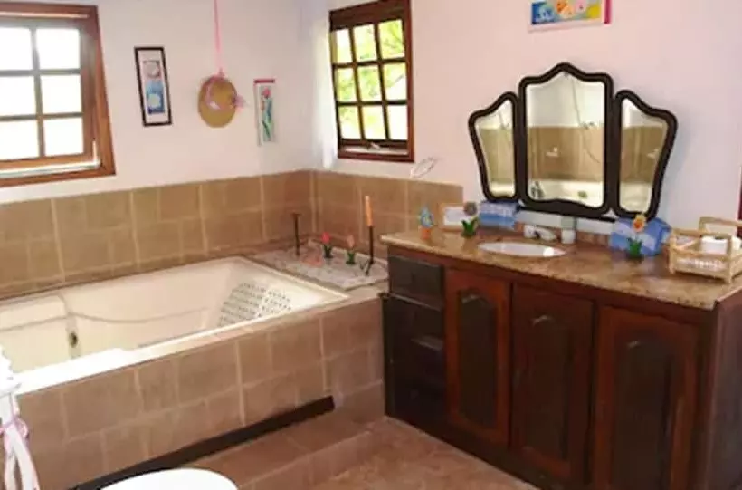 Hotelli Aconchegos Ile De France