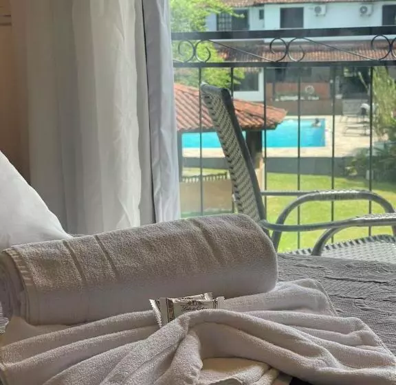 Hotelli Aconchegos Ile De France