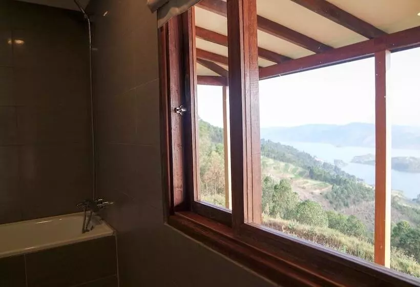 هتل Arcadia Lodges Lake Bunyonyi