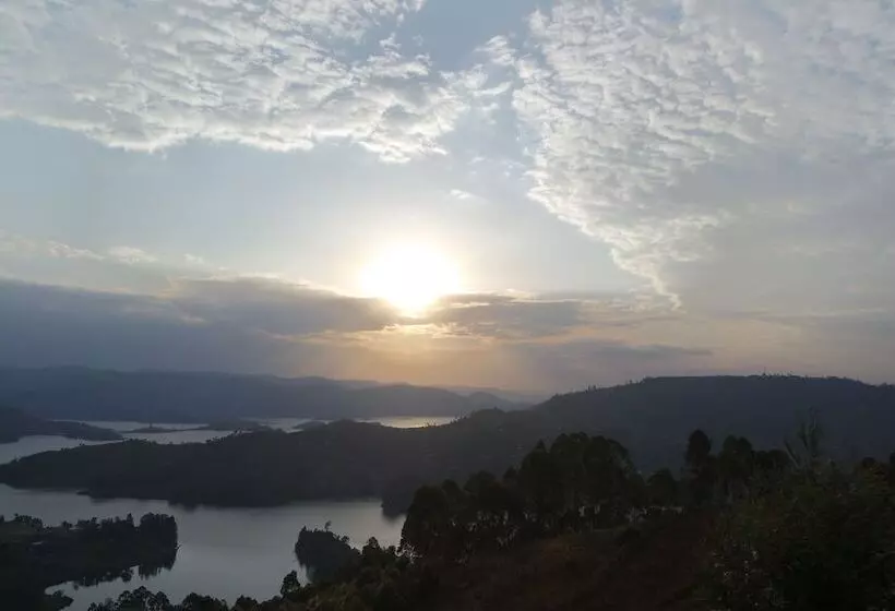 هتل Arcadia Lodges Lake Bunyonyi