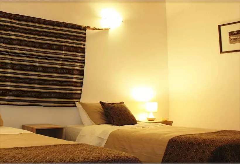 ホテル Atacama Budget Bed & Tours