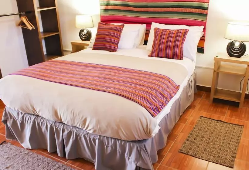 ホテル Atacama Budget Bed & Tours