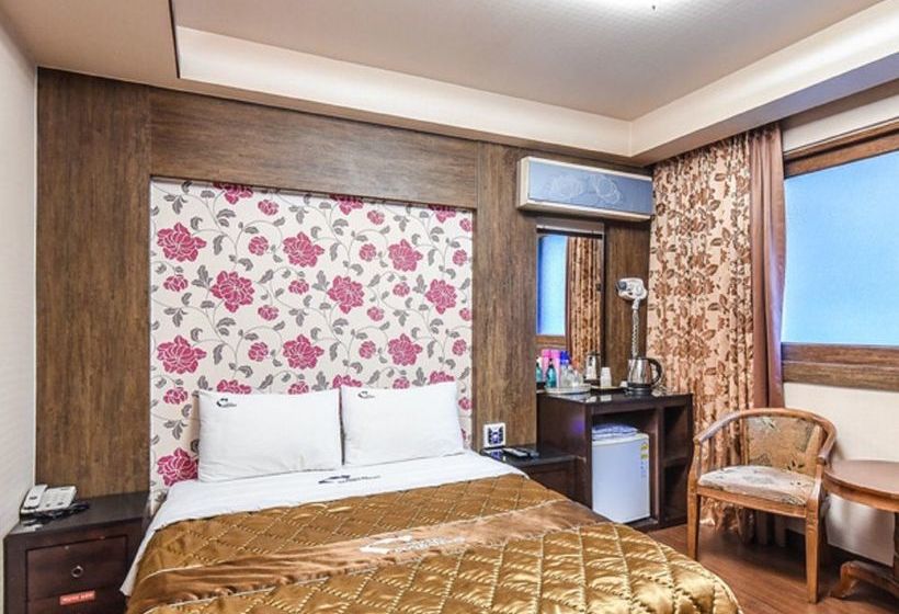 בית מלון כפרי Dono