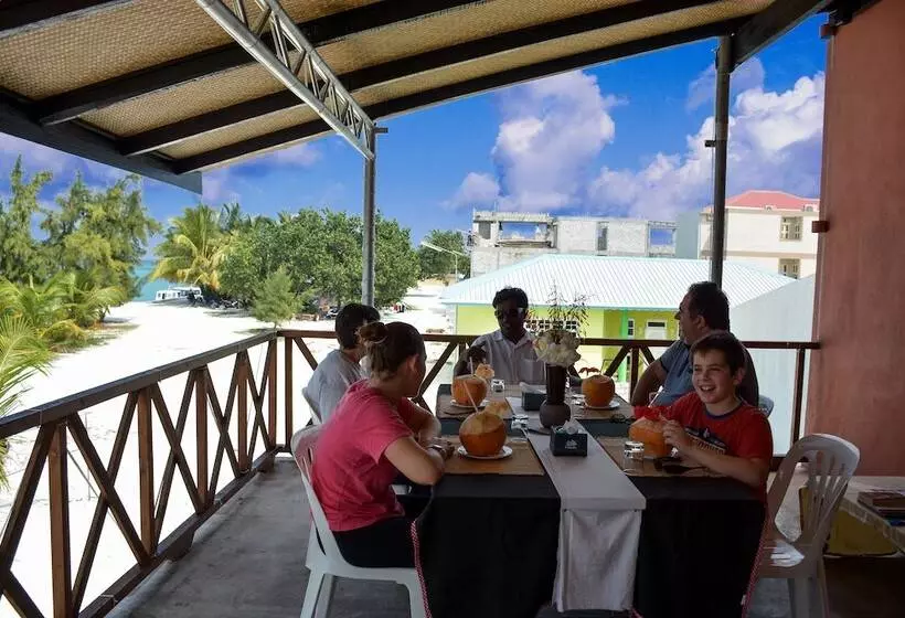 هتل Maldives Seashine Guesthouse