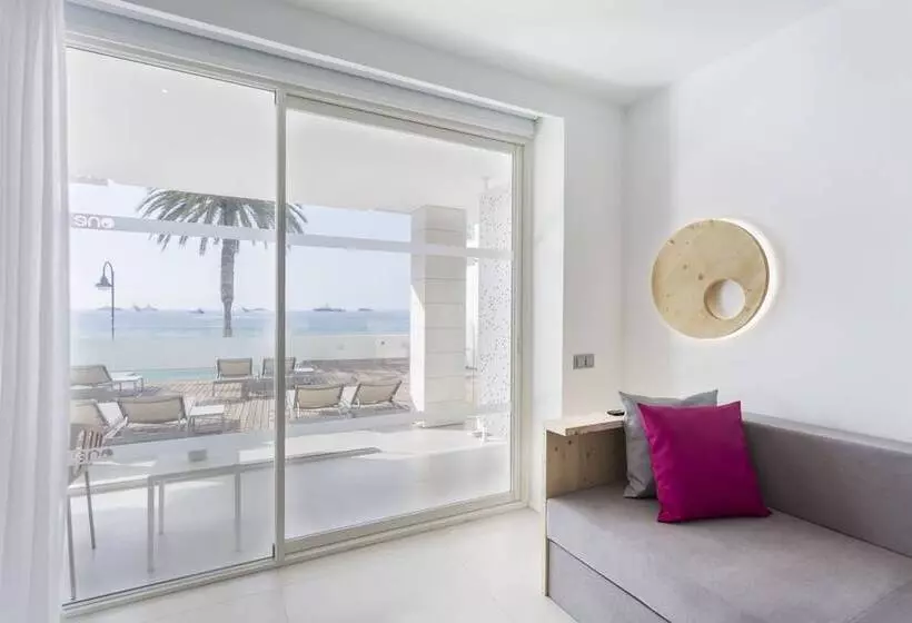 Hotelli One Ibiza Suites
