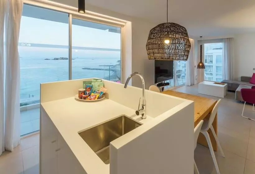 Hotelli One Ibiza Suites