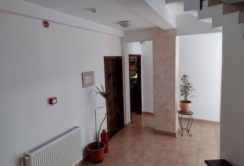 酒店 Adrys Boutique Villa