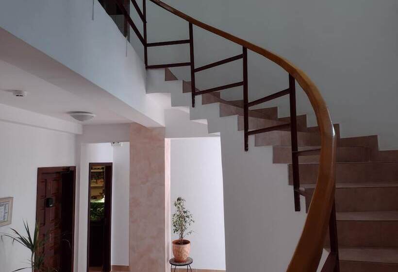 酒店 Adrys Boutique Villa