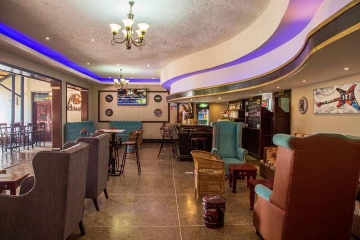 هتل Zambezi Way Lodge