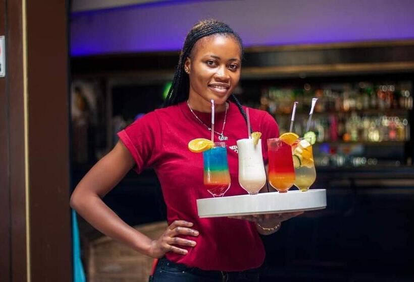 هتل Zambezi Way Lodge