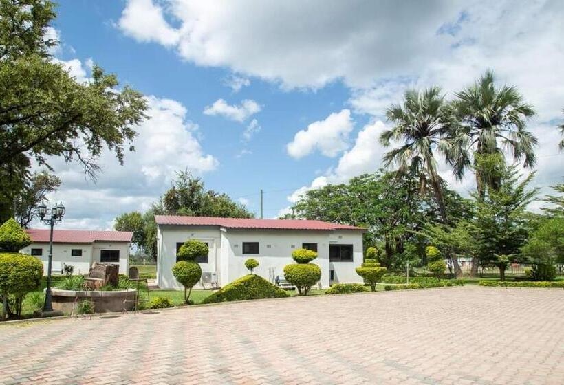هتل Zambezi Way Lodge