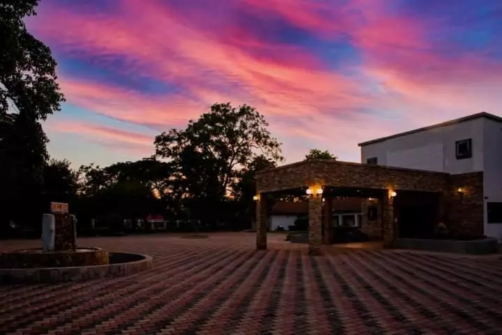 هتل Zambezi Way Lodge