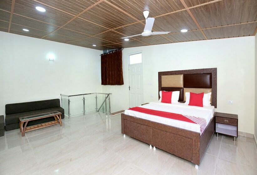 Oyo 13769 Home Spacious 3bhk Kasauli