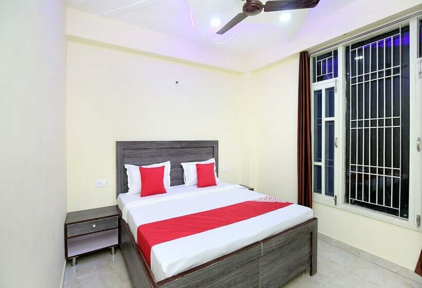 Oyo 13769 Home Spacious 3bhk Kasauli