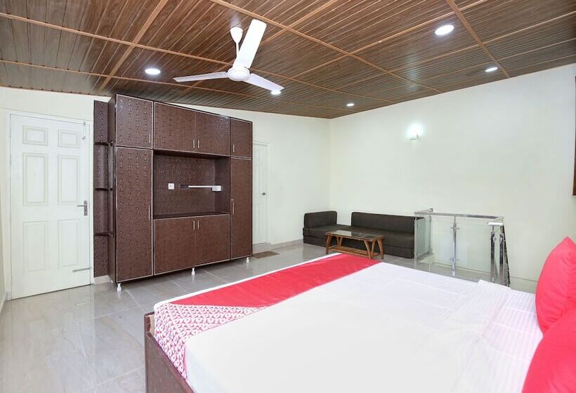 Oyo 13769 Home Spacious 3bhk Kasauli