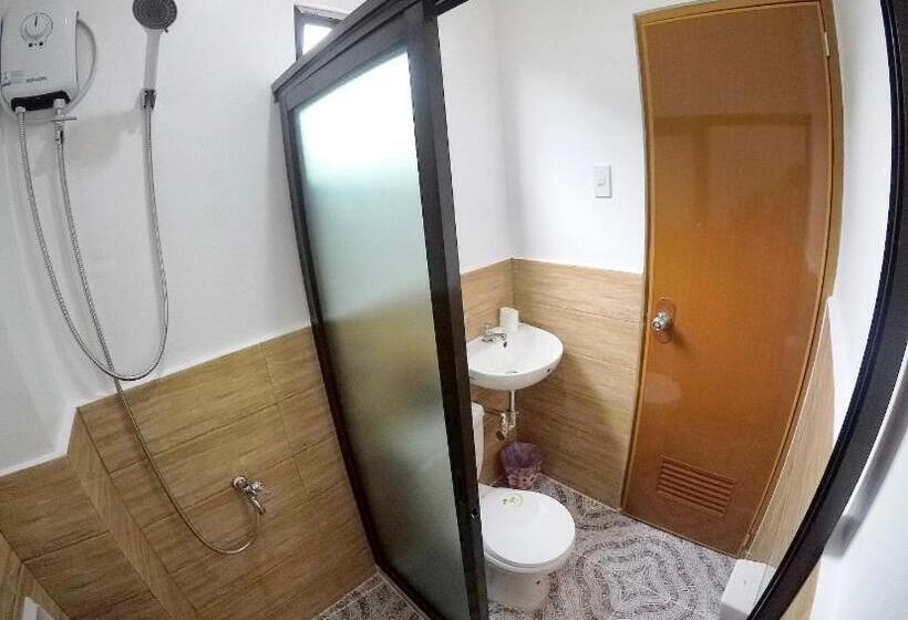 Pensão The Biggies Inn