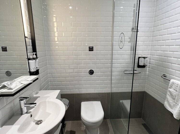 Aerotel London Heathrow T2 & T3