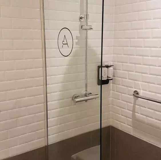 Aerotel London Heathrow T2 & T3