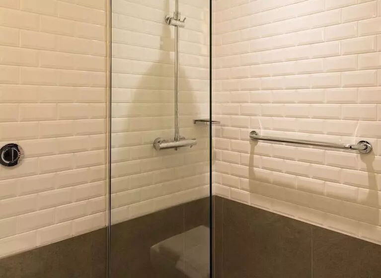 Aerotel London Heathrow T2 & T3