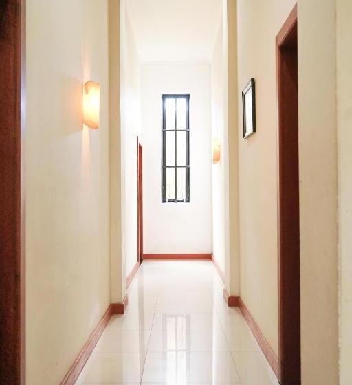 Urbanview Hotel Ratu Elok Syariah Banjarbaru By Reddoorz