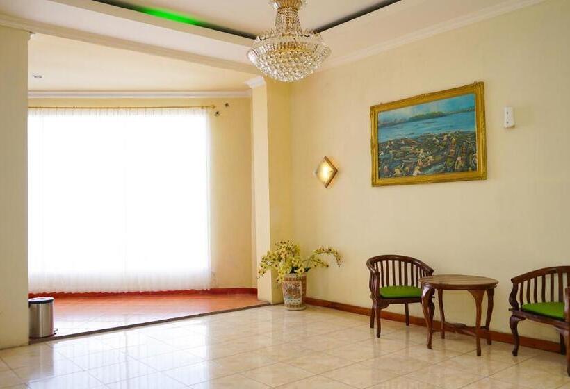 Urbanview Hotel Ratu Elok Syariah Banjarbaru By Reddoorz