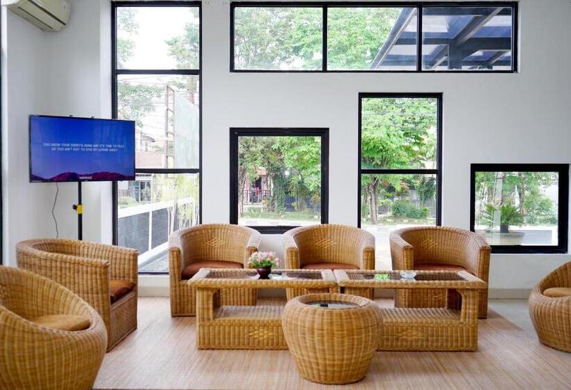 Urbanview Hotel Ratu Elok Syariah Banjarbaru By Reddoorz