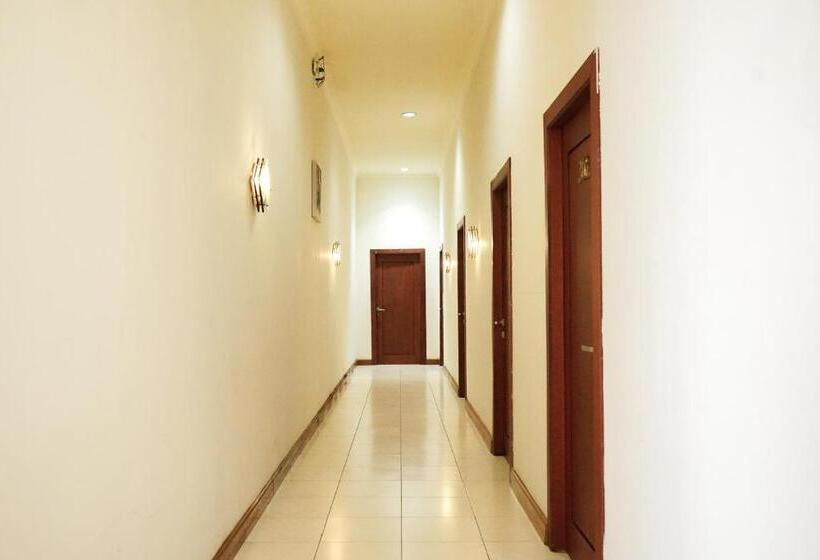Urbanview Hotel Ratu Elok Syariah Banjarbaru By Reddoorz