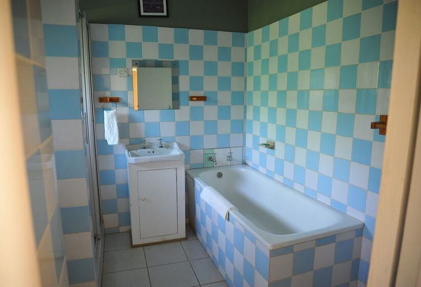 هتل Anina S Executive Lodge