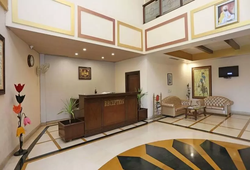 ホテル Oyo 16565 Karnal Haveli