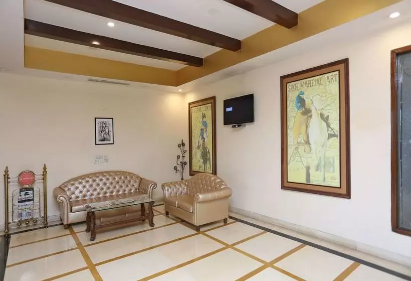 ホテル Oyo 16565 Karnal Haveli