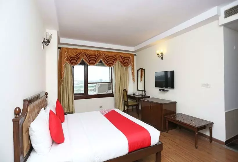 ホテル Oyo 16565 Karnal Haveli