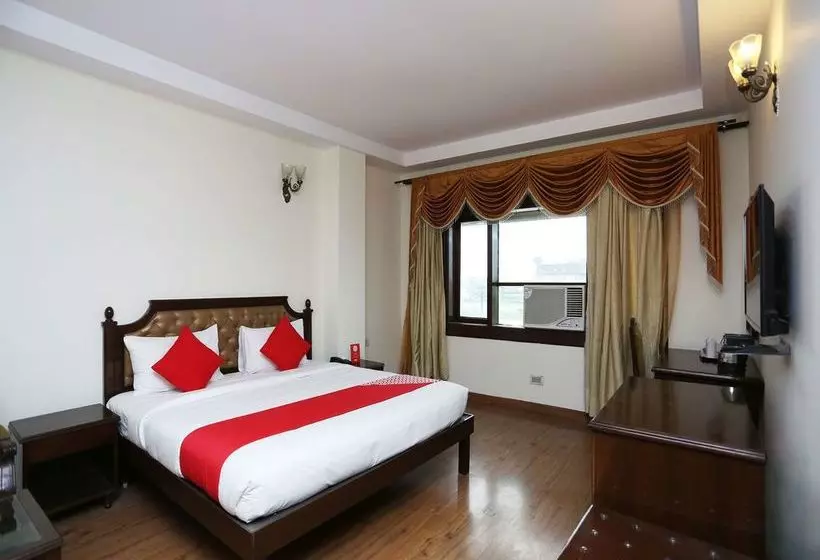 ホテル Oyo 16565 Karnal Haveli