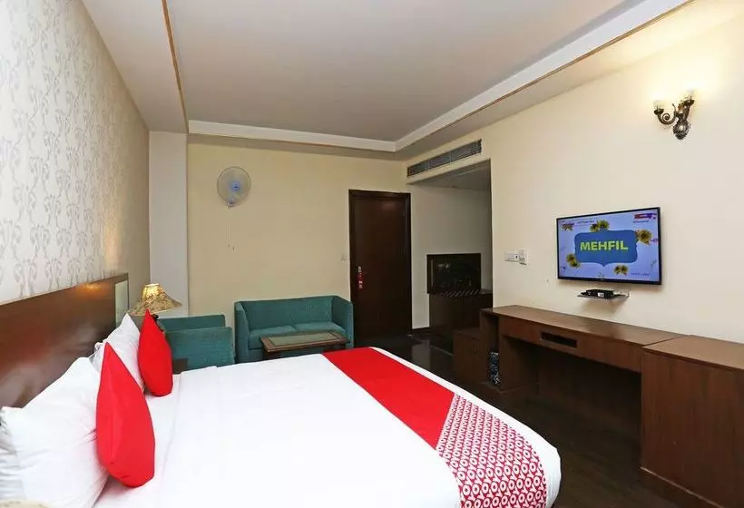 ホテル Oyo 16565 Karnal Haveli