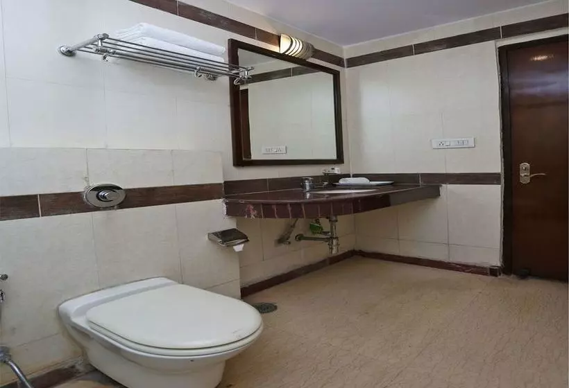 ホテル Oyo 16565 Karnal Haveli