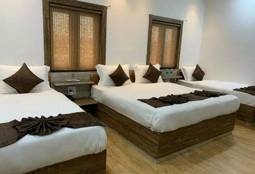 ホテル Yashogopal Resortico