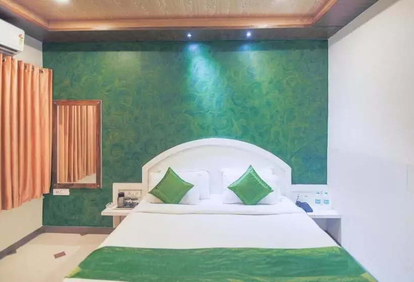 ホテル Yashogopal Resortico