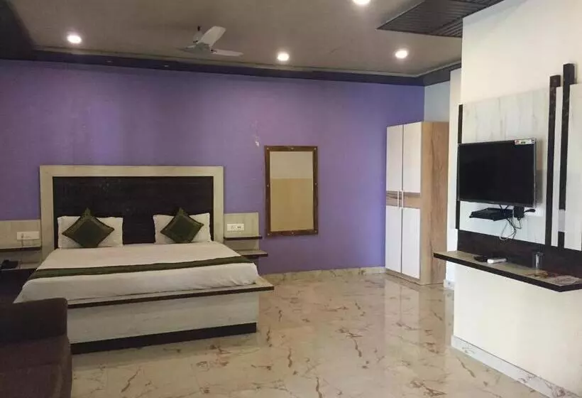 ホテル Yashogopal Resortico