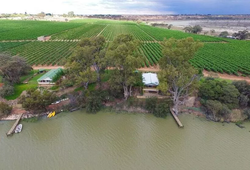 Mundic Waterfront Cottages