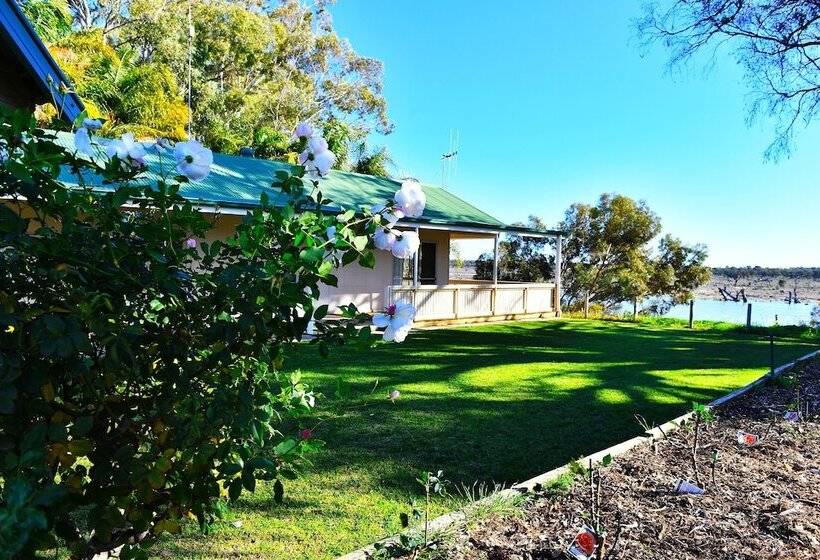 Mundic Waterfront Cottages