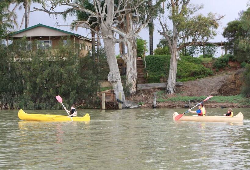 Mundic Waterfront Cottages