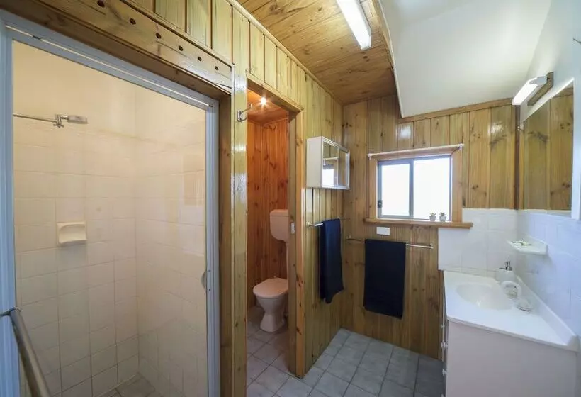 Mundic Waterfront Cottages