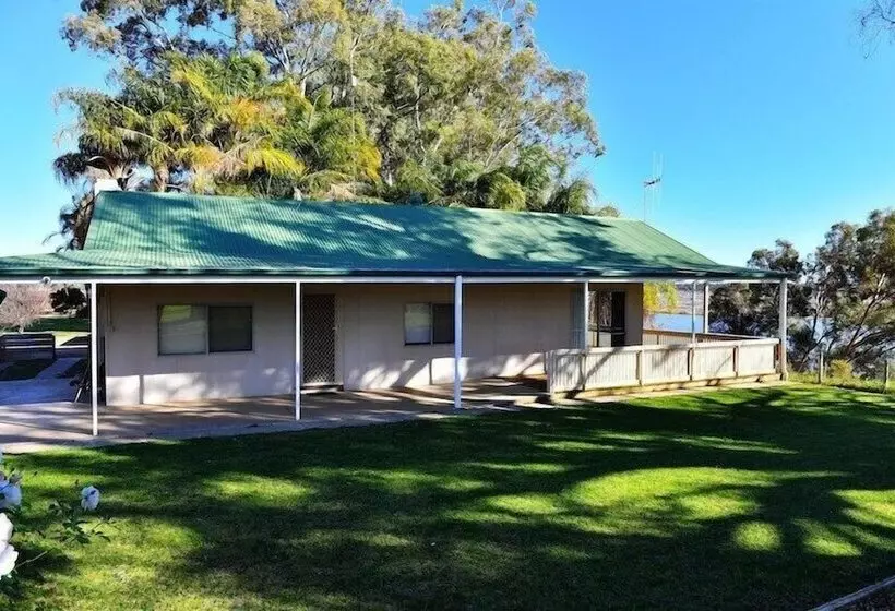 Mundic Waterfront Cottages