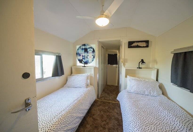 Mundic Waterfront Cottages